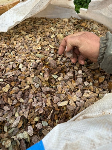 Златолит персиковый декоративная каменная крошка купить в Магадане