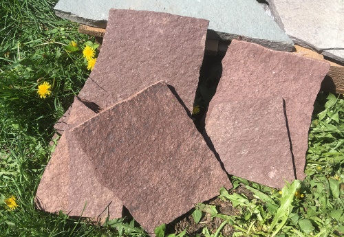 Плитняк лемезит бордовый для цоколя 1,5-2 см купить в Магадане