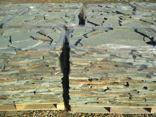 Плитняк златолит зелёный для цоколя, отмостки купить в Магадане