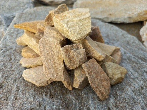 Златолит жёлтый декоративная каменная крошка купить в Магадане