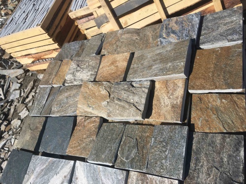 Плитка пилёная златолит Уральский для цоколя, отмостки купить в Магадане