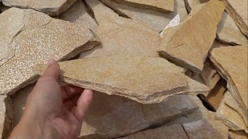 Плитняк златолит жёлтый для цоколя купить в Магадане