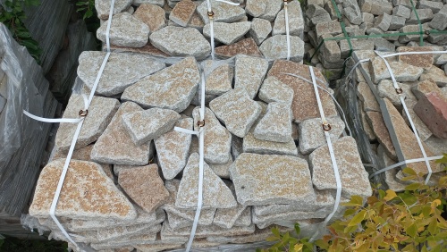 Гранитный плитняк галтованный для парковки купить в Магадане