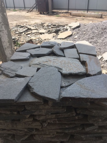 Златолит серебристый галтованный для лестниц купить в Магадане